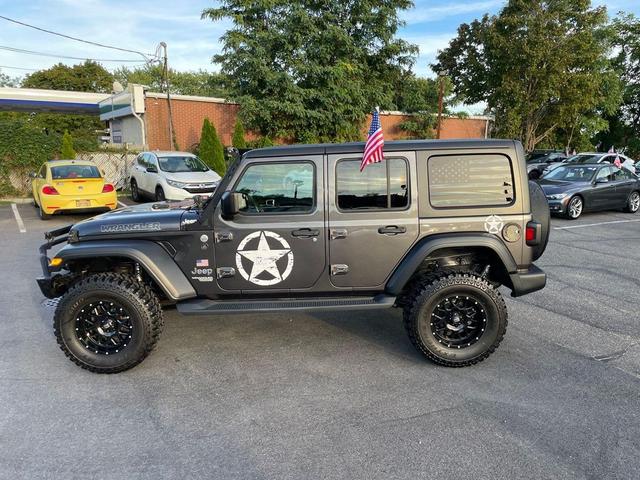 Photo of 2018 Granite Crystal Metallic Clearcoat Jeep Wrangler Unlimited