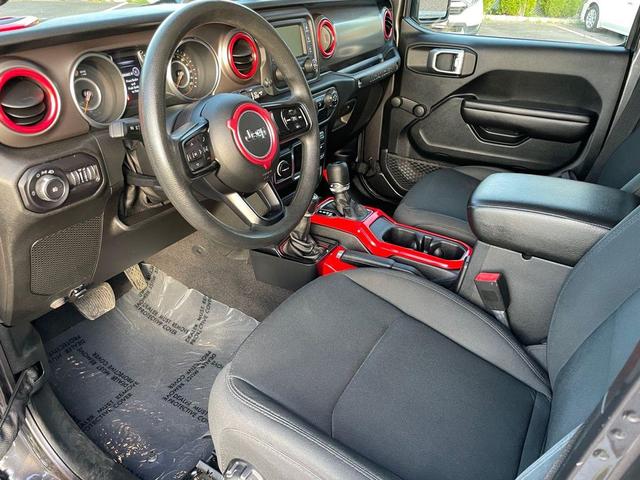 Photo of 2018 Granite Crystal Metallic Clearcoat Jeep Wrangler Unlimited