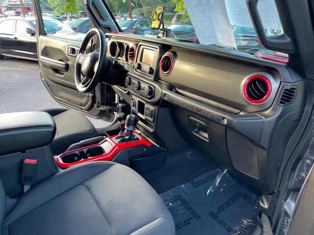 Photo of 2018 Granite Crystal Metallic Clearcoat Jeep Wrangler Unlimited