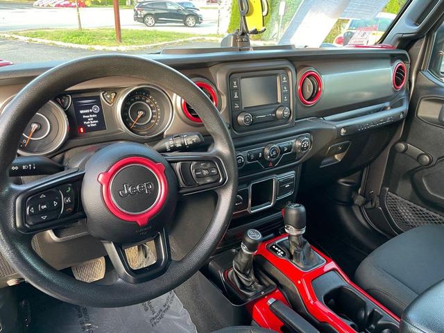 Photo of 2018 Granite Crystal Metallic Clearcoat Jeep Wrangler Unlimited