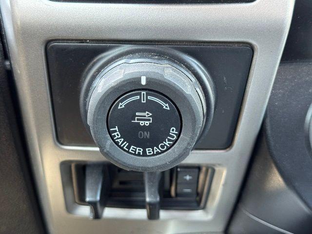 Photo of 2017 Oxford White Ford F-150