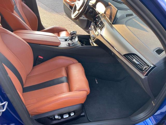 Photo of 2020 Marina Bay Blue Metallic BMW M5