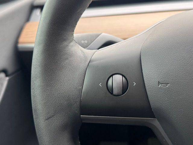 Photo of 2021 Deep Blue Metallic Tesla Model Y