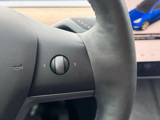 Photo of 2021 Deep Blue Metallic Tesla Model Y
