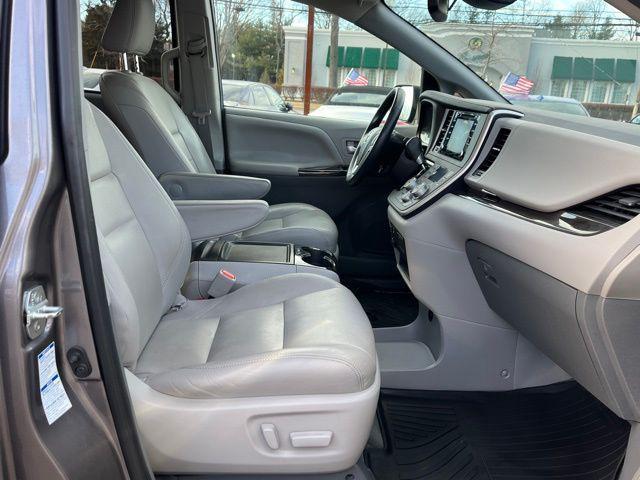 Photo of 2020 Predawn Gray Mica Toyota Sienna