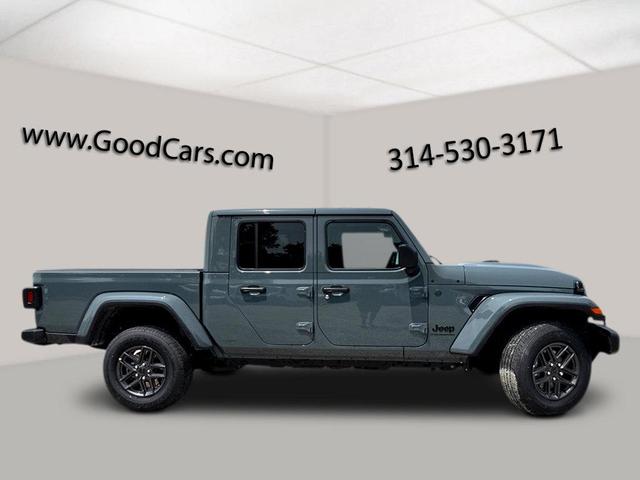 Photo of 2025 Anvil Clearcoat Jeep Gladiator