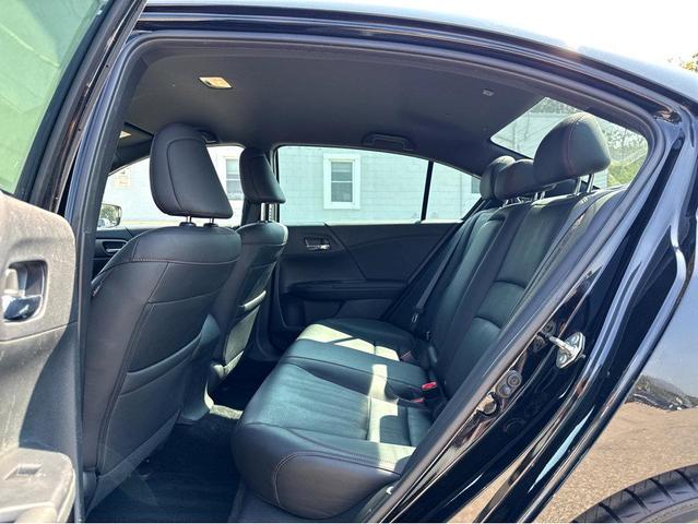 Photo of 2017 Crystal Black Pearl Honda Accord