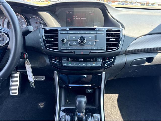 Photo of 2017 Crystal Black Pearl Honda Accord