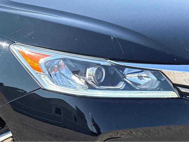 Photo of 2017 Crystal Black Pearl Honda Accord