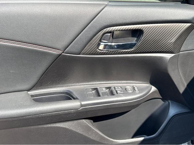 Photo of 2017 Crystal Black Pearl Honda Accord
