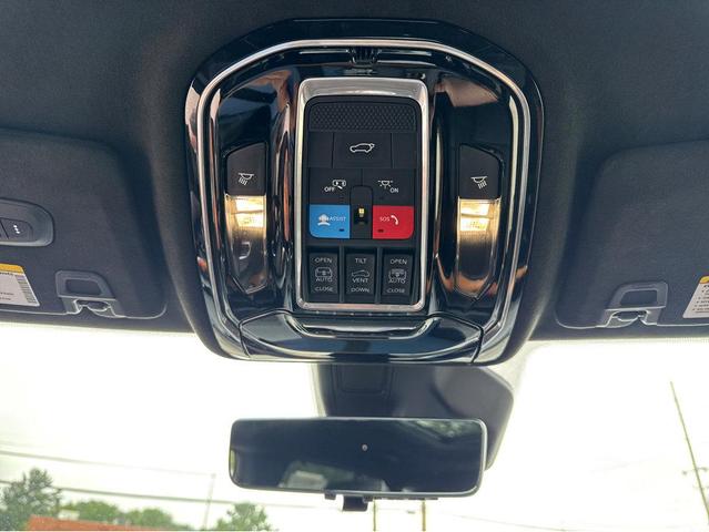 Photo of 2022 Velvet Red Pearlcoat Jeep Grand Cherokee