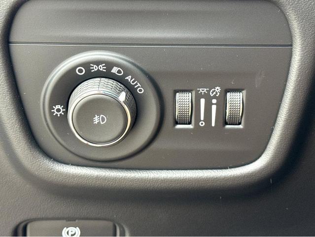 Photo of 2022 Velvet Red Pearlcoat Jeep Grand Cherokee