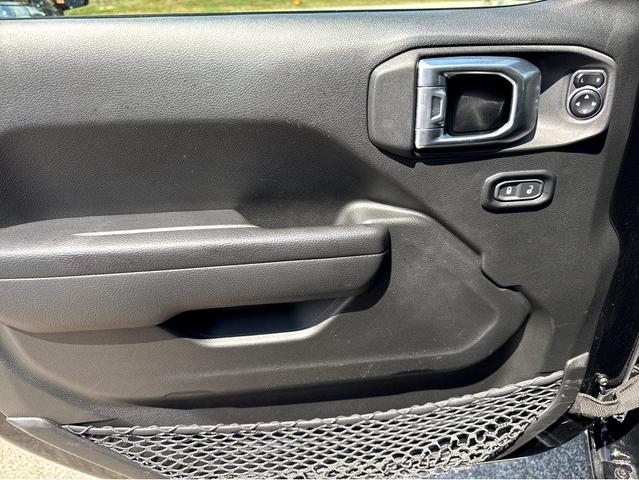 Photo of 2023 Black Clearcoat Jeep Wrangler