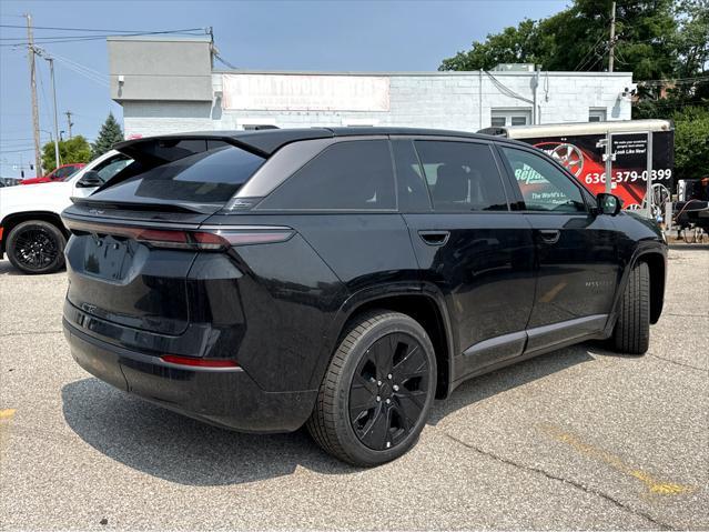 Photo of 2025 Diamond Black Crystal Pearlcoat Jeep Wagoneer S