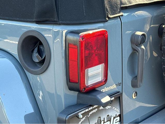 Photo of 2015 Anvil Clearcoat Jeep Wrangler Unlimited