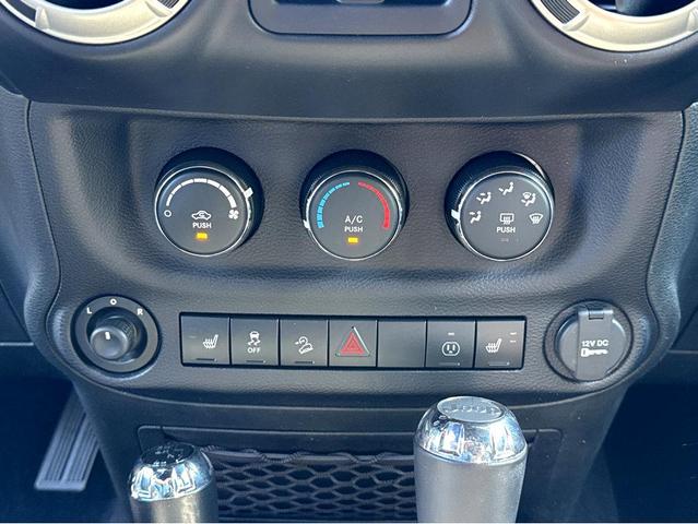 Photo of 2015 Anvil Clearcoat Jeep Wrangler Unlimited
