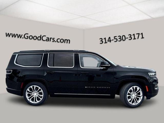 Photo of 2022 Diamond Black Crystal Pearlcoat Jeep Grand Wagoneer