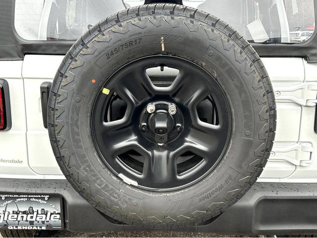 Photo of 2025 Bright White Clearcoat Jeep Wrangler