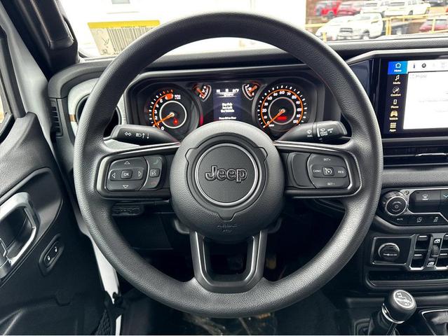 Photo of 2025 Bright White Clearcoat Jeep Wrangler