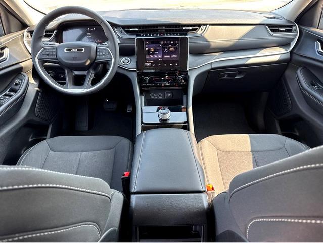 Photo of 2023 Baltic Gray Metallic Clearcoat Jeep Grand Cherokee
