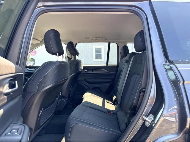 Photo of 2023 Baltic Gray Metallic Clearcoat Jeep Grand Cherokee