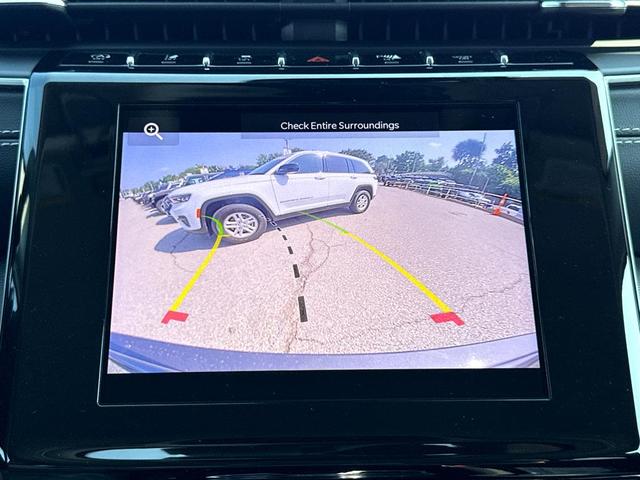 Photo of 2023 Baltic Gray Metallic Clearcoat Jeep Grand Cherokee