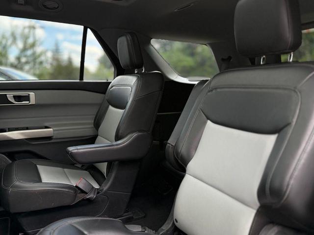 Photo of 2022 Agate Black Metallic Ford Explorer