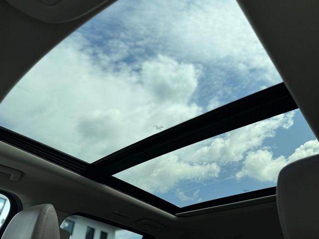 Photo of 2024 White Ford Expedition Max