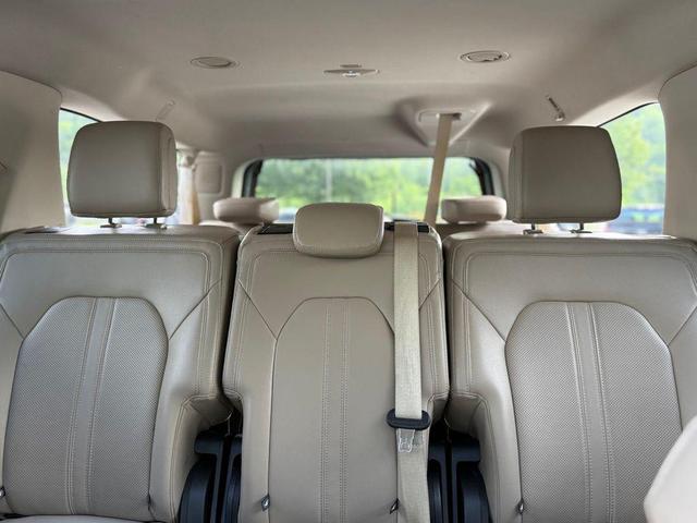 Photo of 2024 White Ford Expedition Max