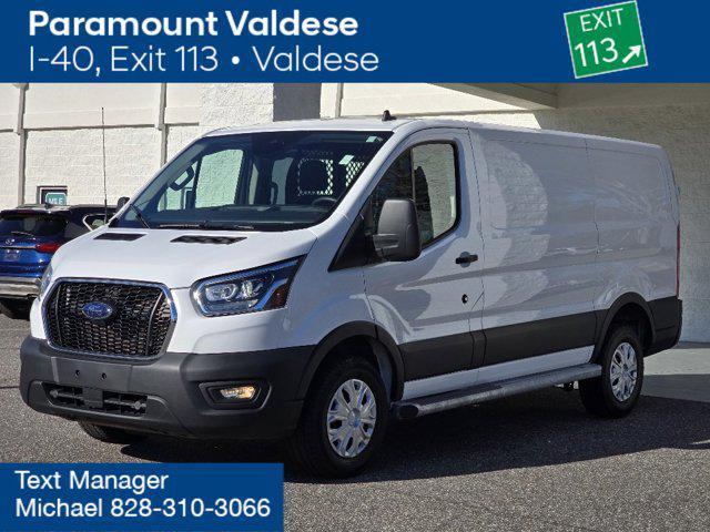 Photo of 2023 OXFORD WHITE Ford Transit-250