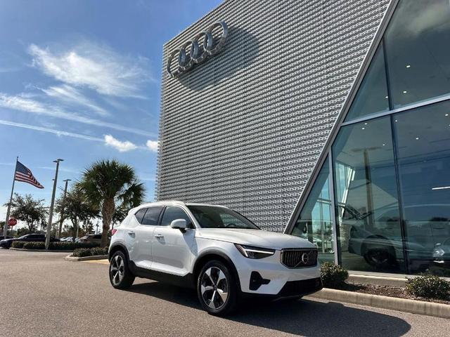 2023 Volvo XC40