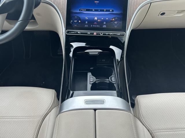 Photo of 2024 Polar White Mercedes-Benz C-Class