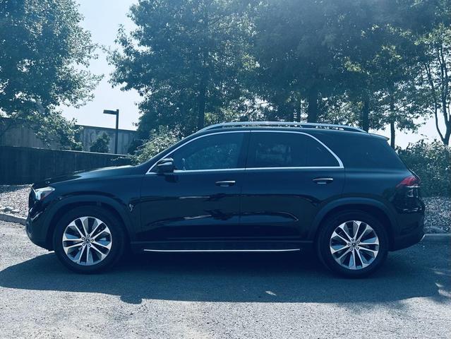 Photo of 2022 Black Mercedes-Benz GLE 350