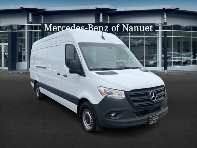 Photo of 2025 Arctic White Mercedes-Benz Sprinter 2500