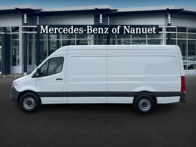 Photo of 2025 Arctic White Mercedes-Benz Sprinter 2500