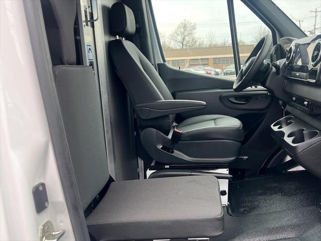 Photo of 2025 Arctic White Mercedes-Benz Sprinter 2500