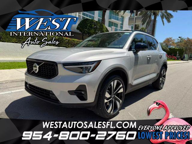 2025 Volvo XC40