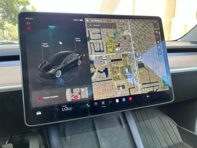 Photo of 2022 Black Tesla Model 3