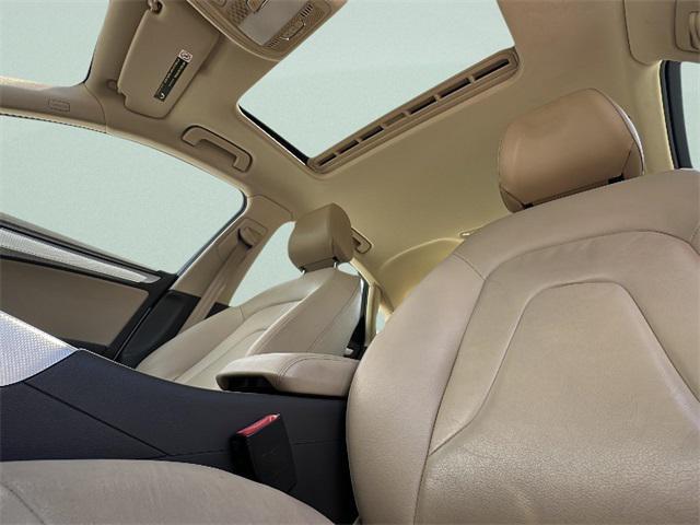 Photo of 2014 Ibis White Audi A4