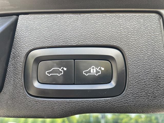 Photo of 2023 Onyx Black Metallic Volvo XC60
