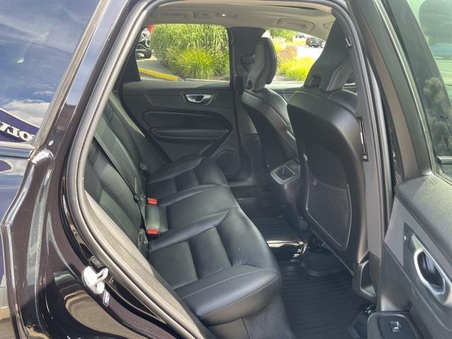 Photo of 2023 Onyx Black Metallic Volvo XC60