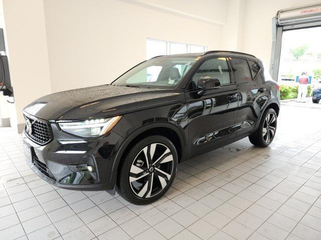 2025 Volvo XC40