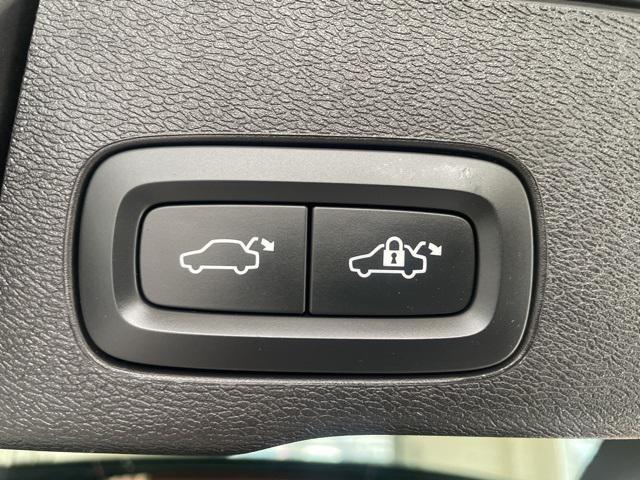 Photo of 2023 Denim Blue Volvo XC60 Recharge Plug-In Hybrid