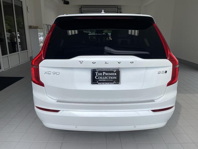 Photo of 2023 Crystal White Volvo XC90