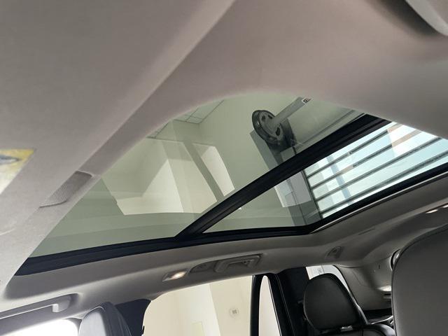 Photo of 2023 Crystal White Volvo XC90