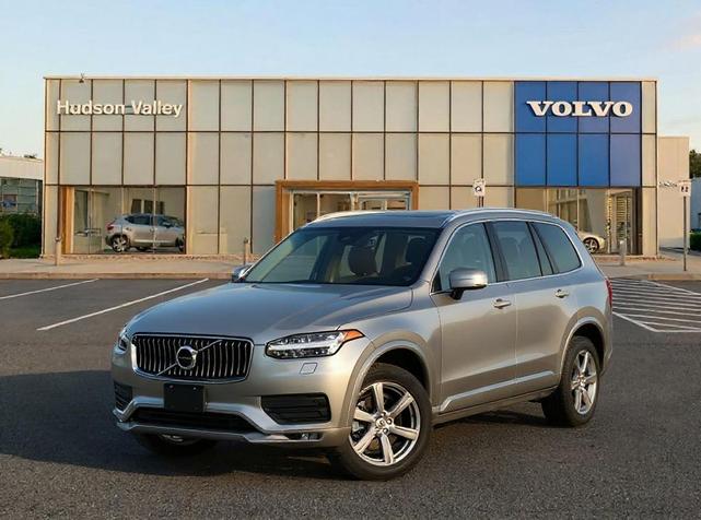 Photo of 2025 Crystal White Volvo XC90