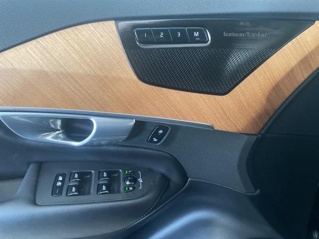 Photo of 2024 Onyx Black Volvo XC90