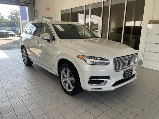 Photo of 2024 Crystal White Metallic Volvo XC90