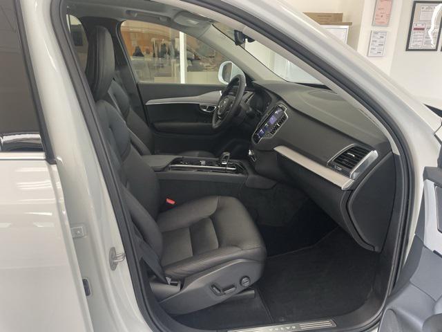Photo of 2024 Crystal White Metallic Volvo XC90