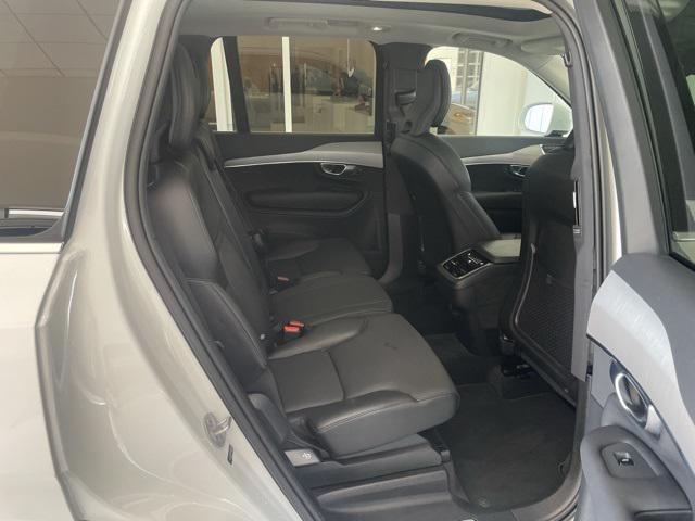 Photo of 2024 Crystal White Metallic Volvo XC90